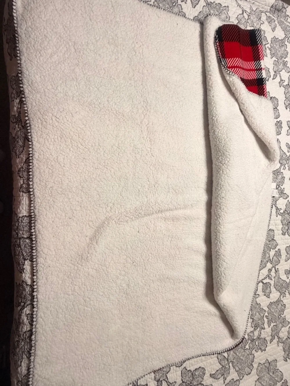 Victoria's Secret PINK Red Plaid Sherpa Throw Blanket 50x60 Inches